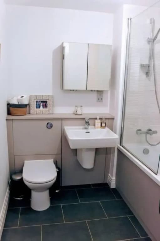 1 Bedroom Apartment With Free Parking Sleeps 2 in City Centre - photo 7