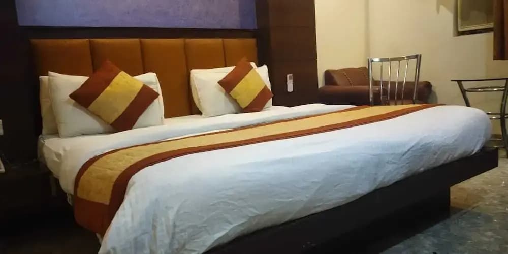 ADB Rooms Hotel Chander Palace - photo 4