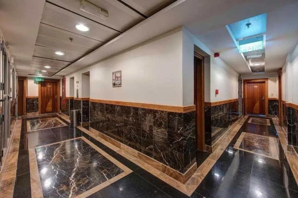 Sharjah Royal Tulip Hotel apartment - photo 40