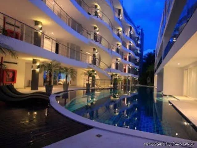 Sunset Plaza - photo 30