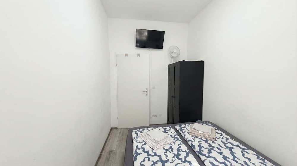 Quick Access to Vienna Center - Simple Private Rooms with WIFI - photo 3