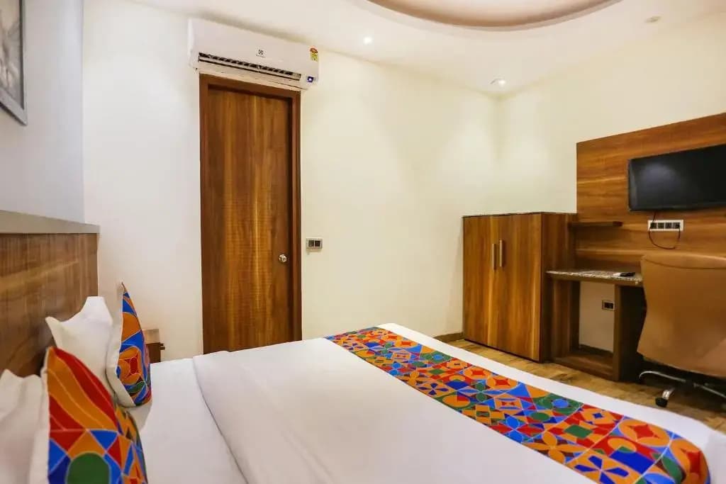 Fabhotel Royal Touch - photo 7