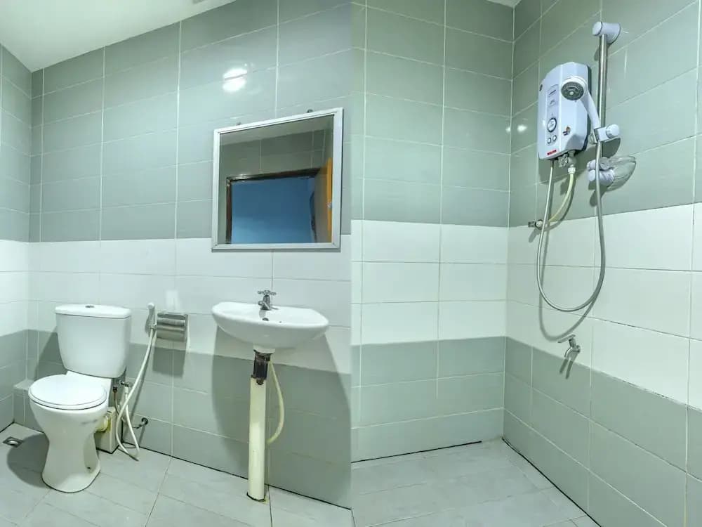 Mostyn Hotel by Oyo Rooms - photo 8