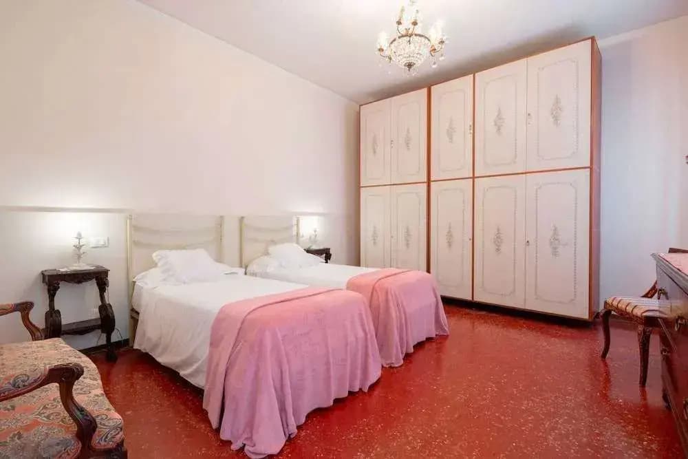 The Arsenal Large Apartment - photo 19