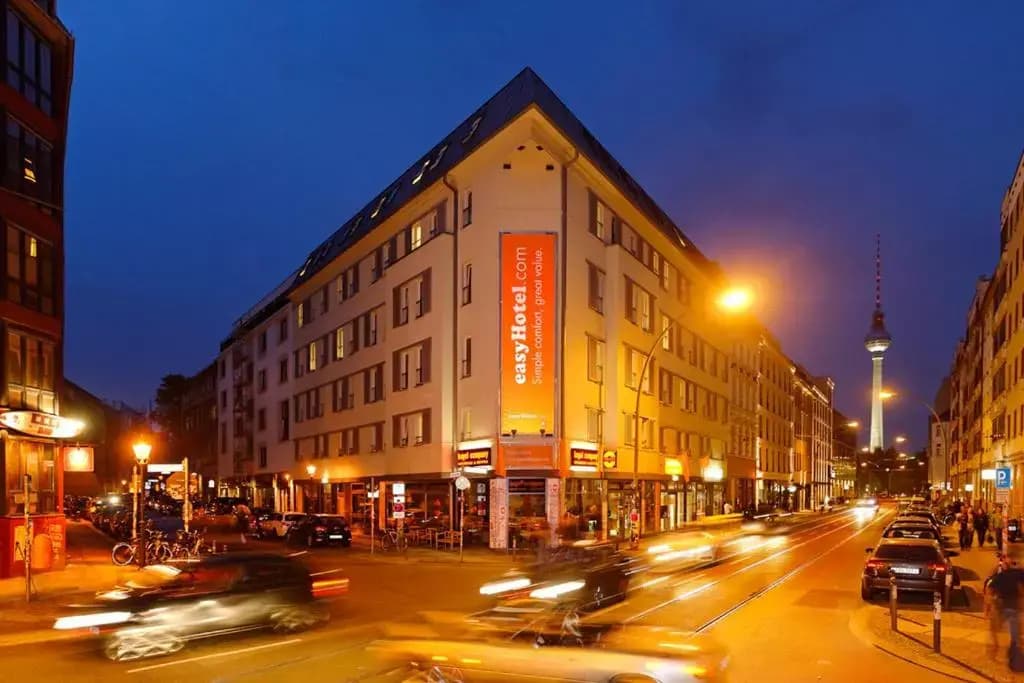 easyHotel Berlin Hackescher Markt - photo 15