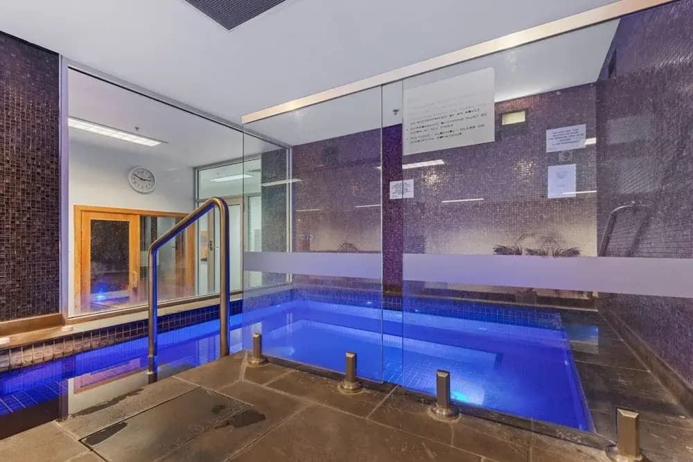 Impeccably Chic 2-bed With Views & Fab Amenities - photo 7