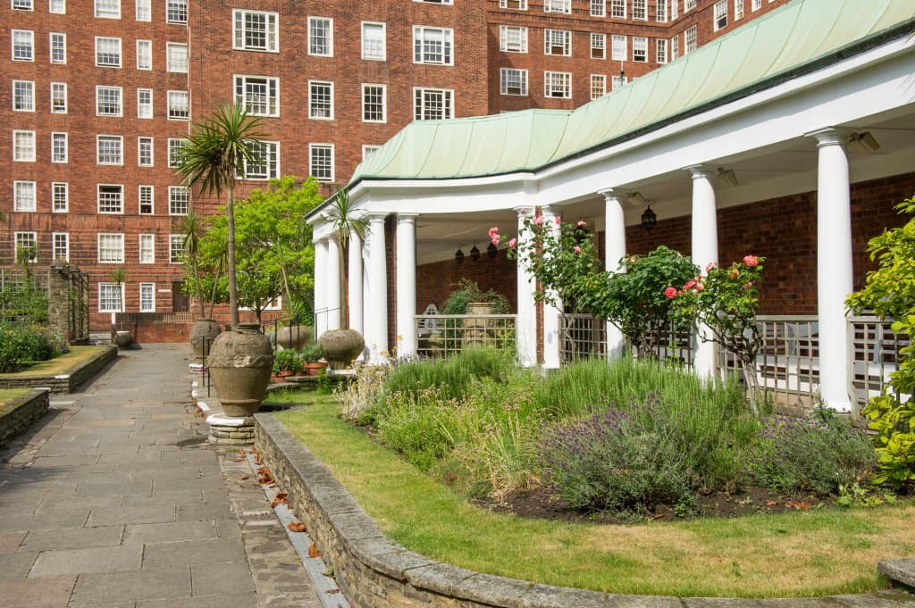Dolphin House Serviced Apartments - photo 1