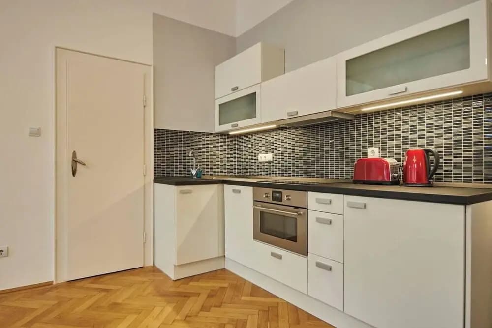 1 Bedroom Apartment Sleeps 2 -balcony -lift Access - photo 17
