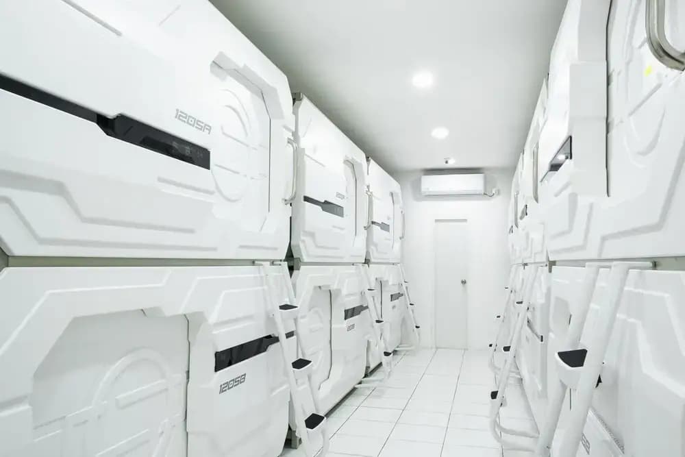 My Capsule Hotel by RedDoorz - photo 10