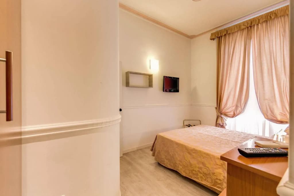 Hotel Martini - photo 7