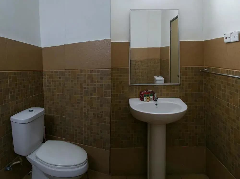 OYO 89979 Diamond Hotel - photo 10