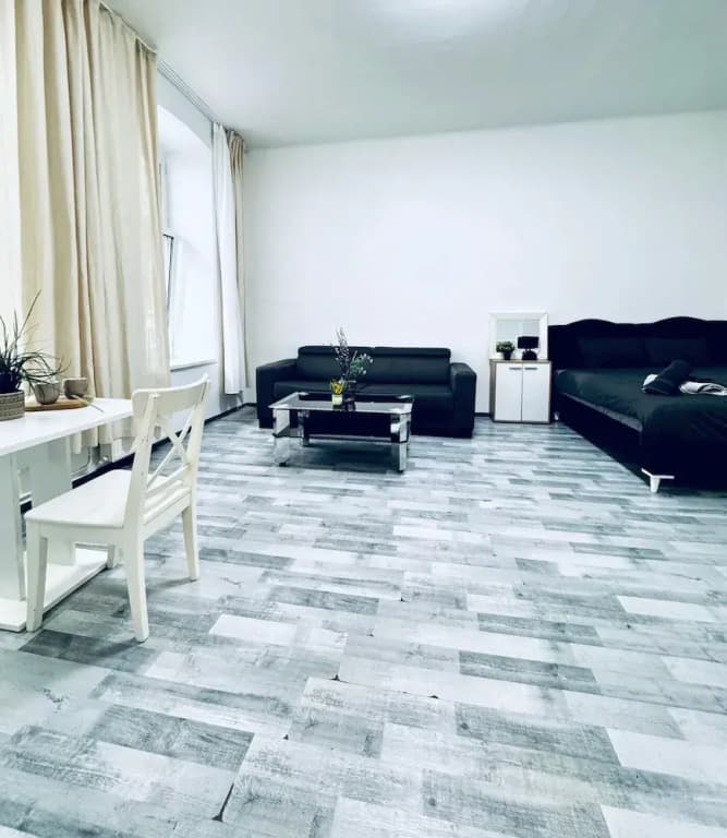 Beautiful Studio Apt Near Rathausplatz - photo 1