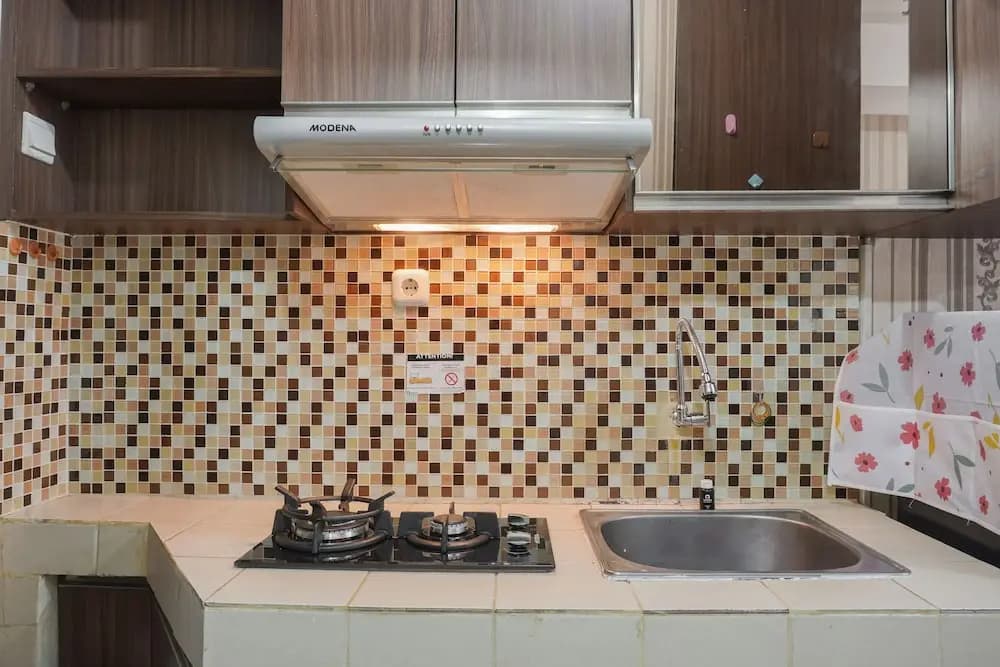 Cozy Living Studio Apartment At Belmont Residence Near Puri - photo 16