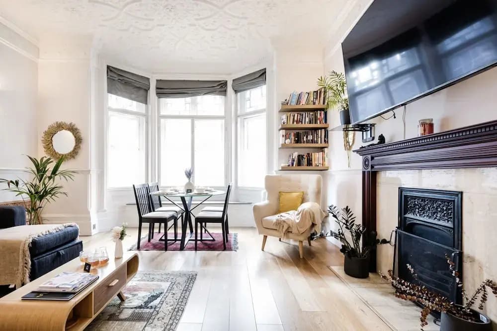 Bright and Modern Mayfair Apartment - photo 10