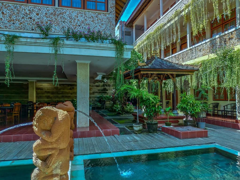 Catur Adi Putra Hotel - photo 12