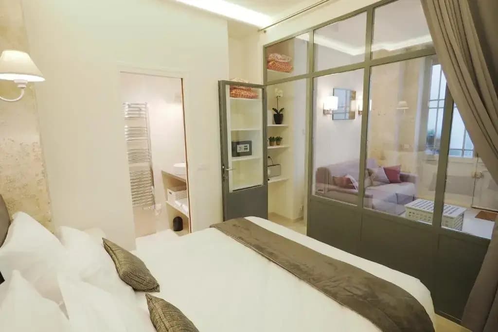 St Germain ChicSuites - photo 3