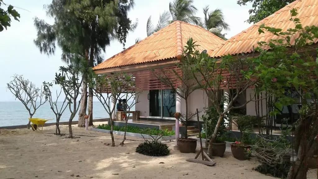 Maenam Villa Hotel - photo 7