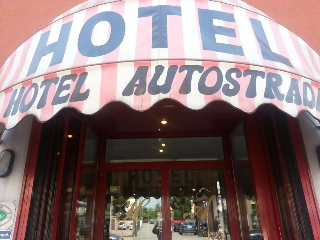 Hotel Autostrada - photo 1