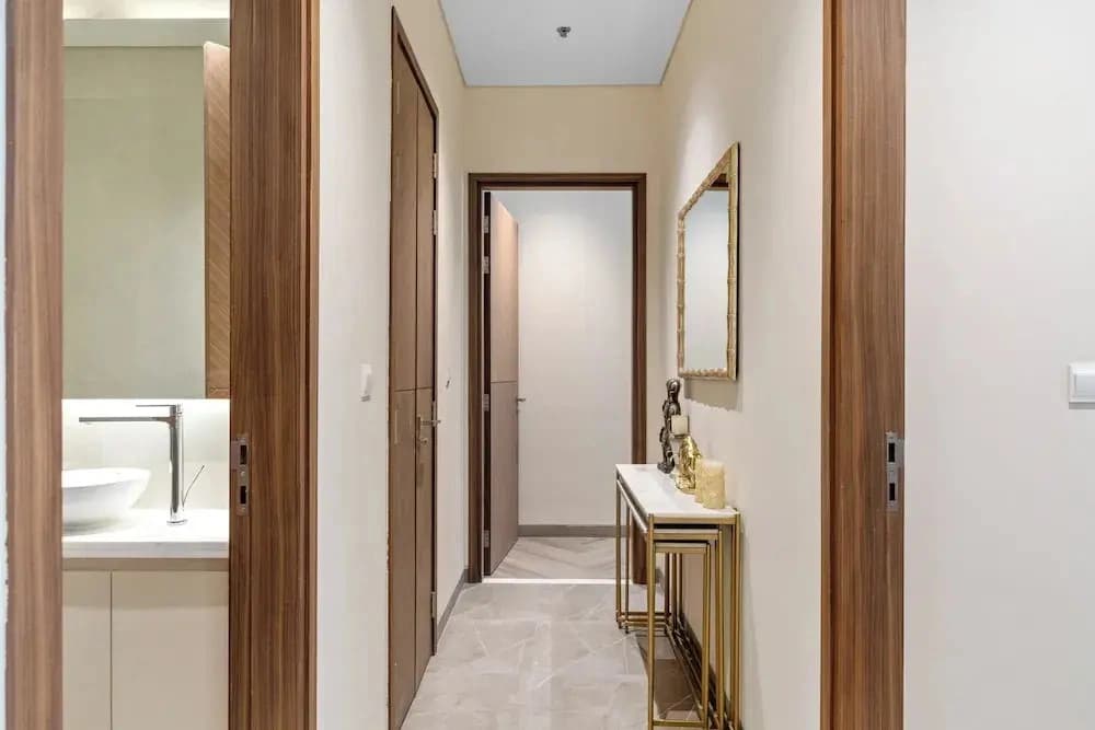 Brand New Stylish Unit near Circle Mall - photo 9
