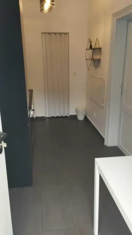 Affordable 1BR Apt Near Schönbrunn - photo 2