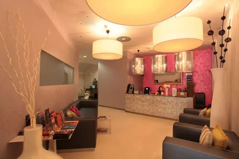 Friday Hotel - photo 17