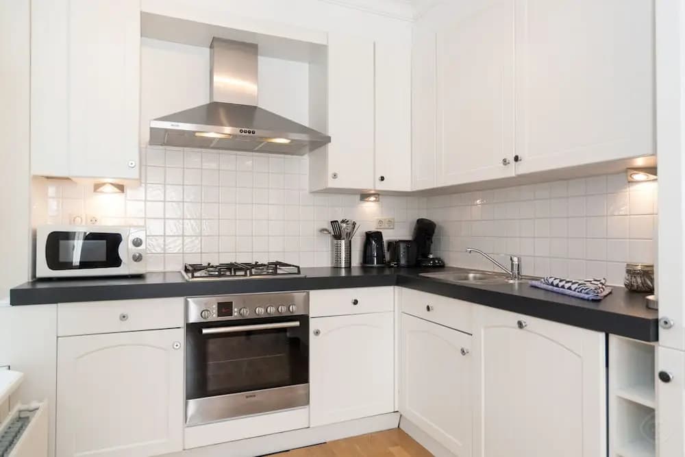 Elegant City Apartment - photo 13