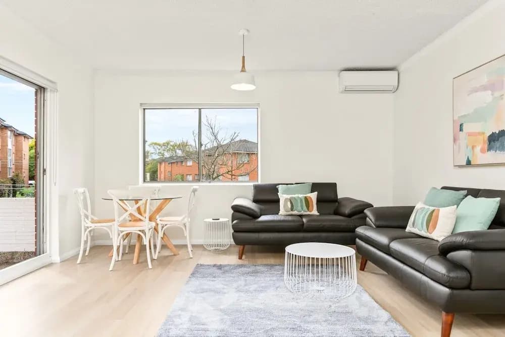 Bright and Convenient Apartment, Close to Shops - photo 6