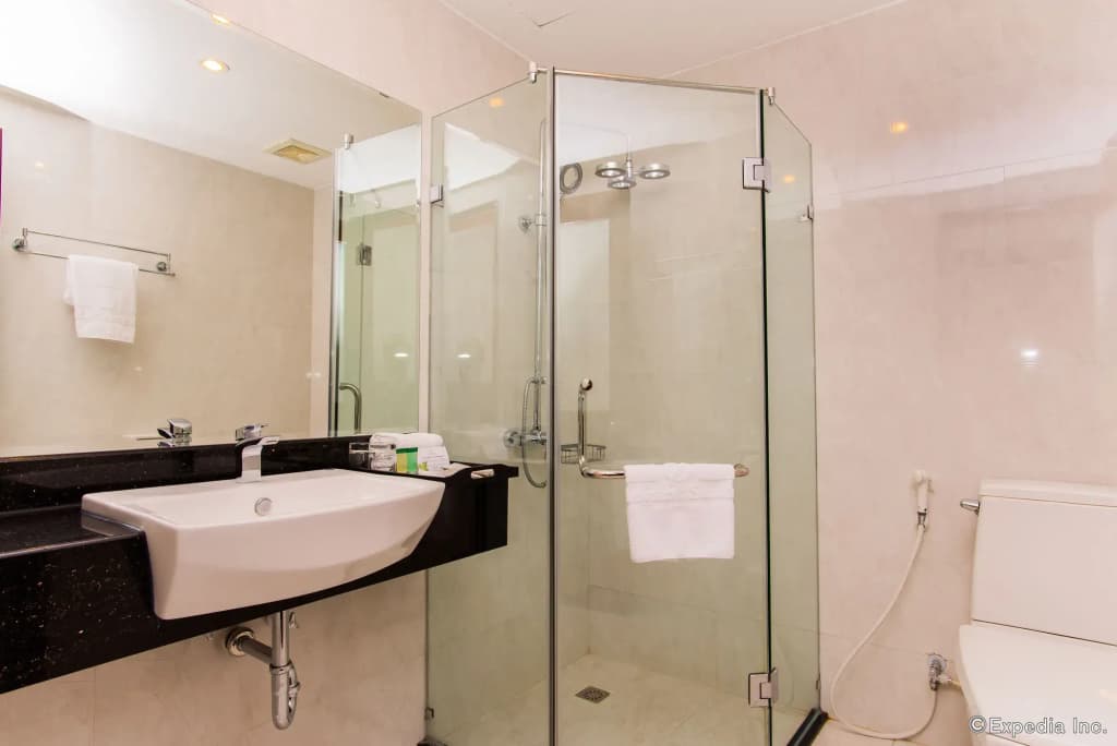 Elegant Suites Westlake - photo 9
