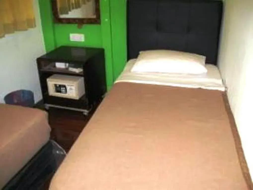 Green Hut Lodge - photo 5