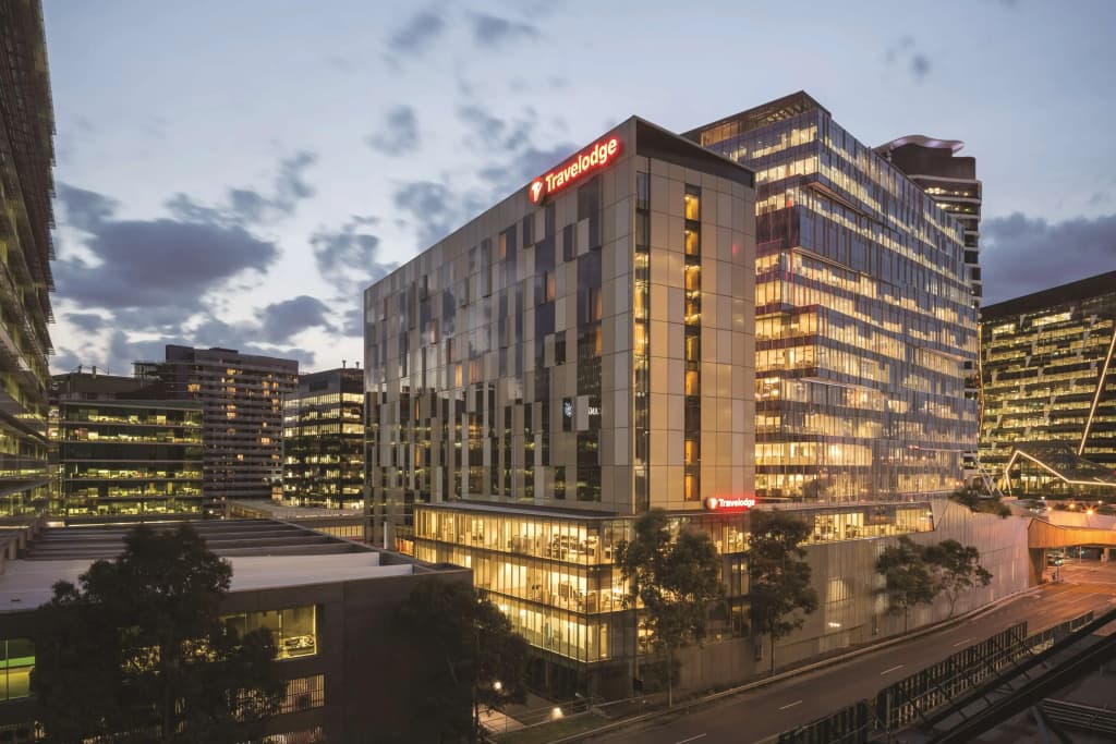 Travelodge Hotel Melbourne Docklands - photo 1
