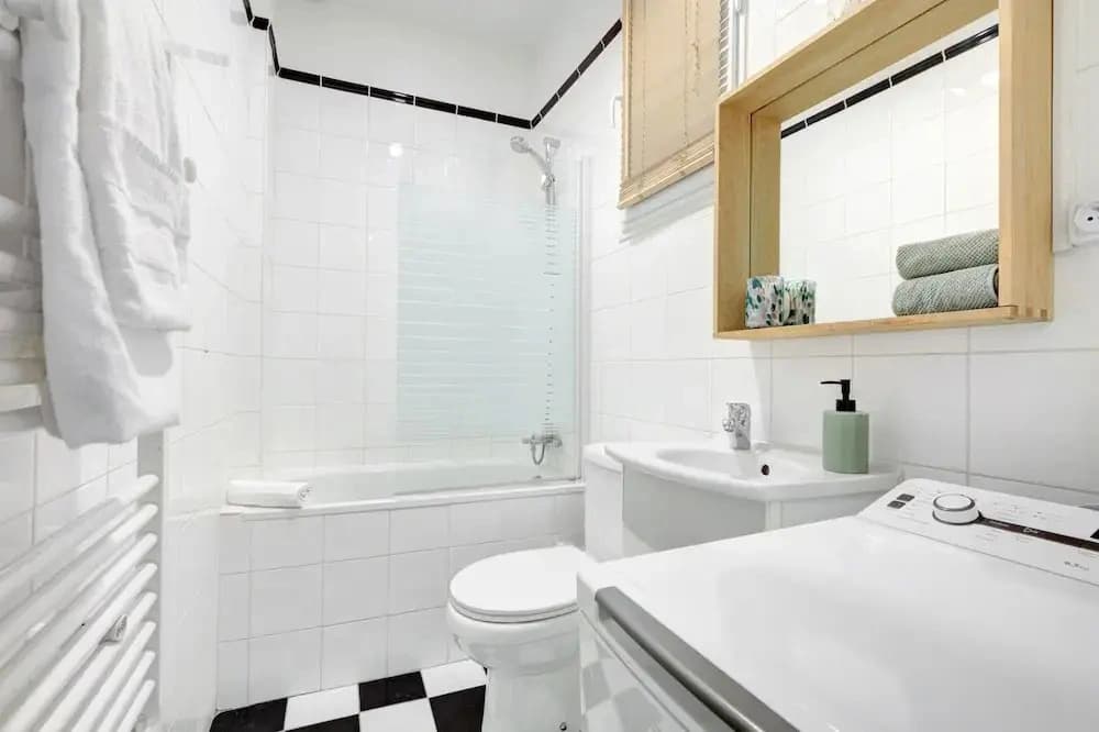 Stylish 1BR in Le Marais District - photo 9