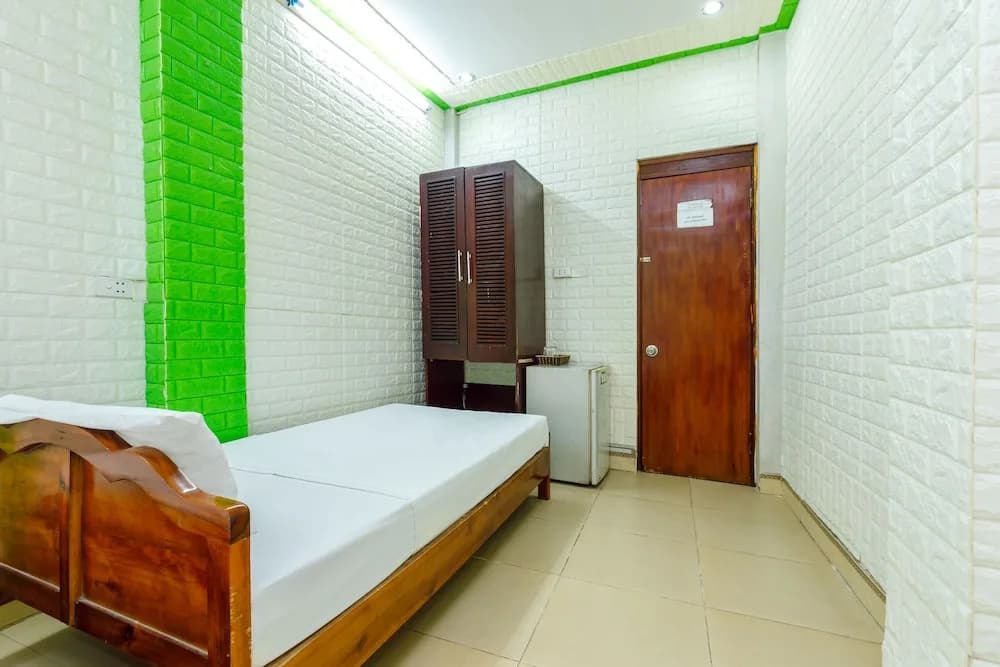 OYO 604 Queen Hotel - photo 4
