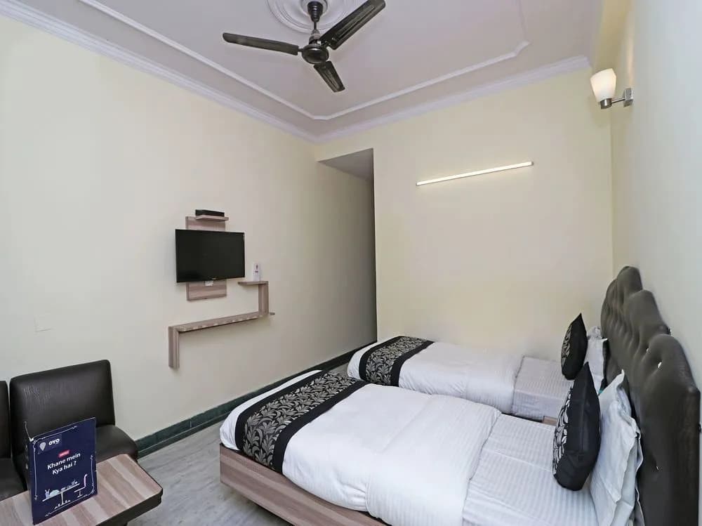 OYO 12419 Hotel Silver Shine - photo 5