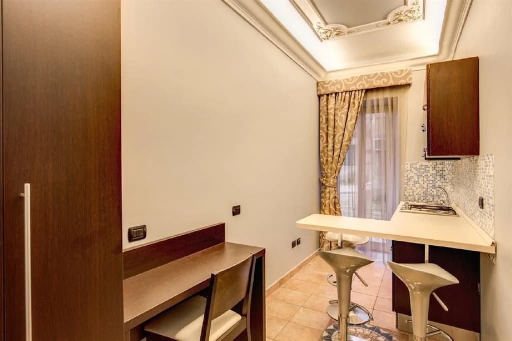 The Strand Hotel - photo 3