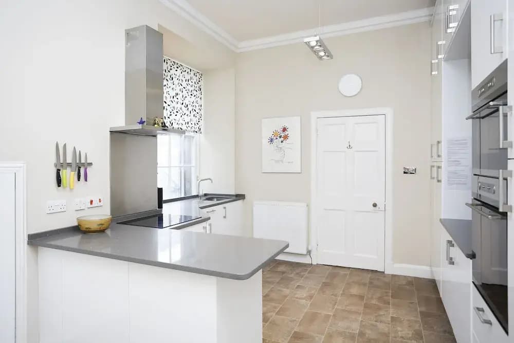 Edinburgh Deluxe Hanover Street Apt - photo 17