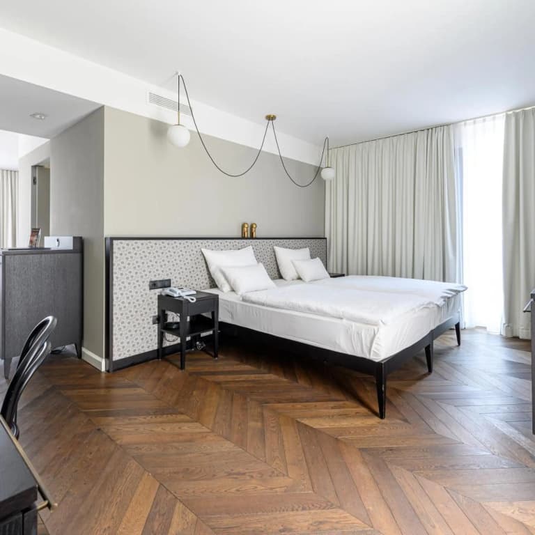 Hotel Caroline - photo 33