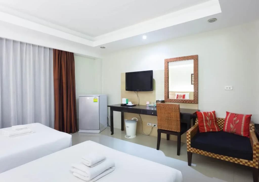 The Banana Leaf Hotel - photo 2