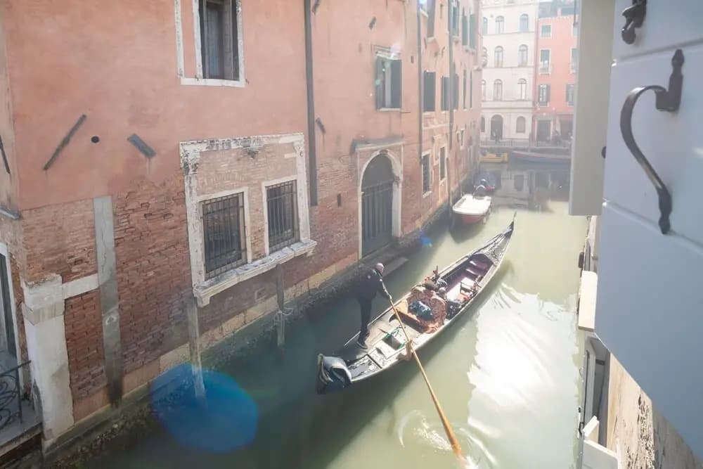 Apartments in San Marco with Canal View - photo 13