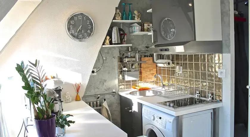 Charming Studio With Two Balconies - photo 13
