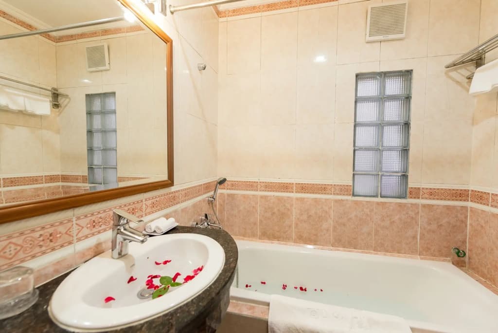 Prince II Hotel - photo 9