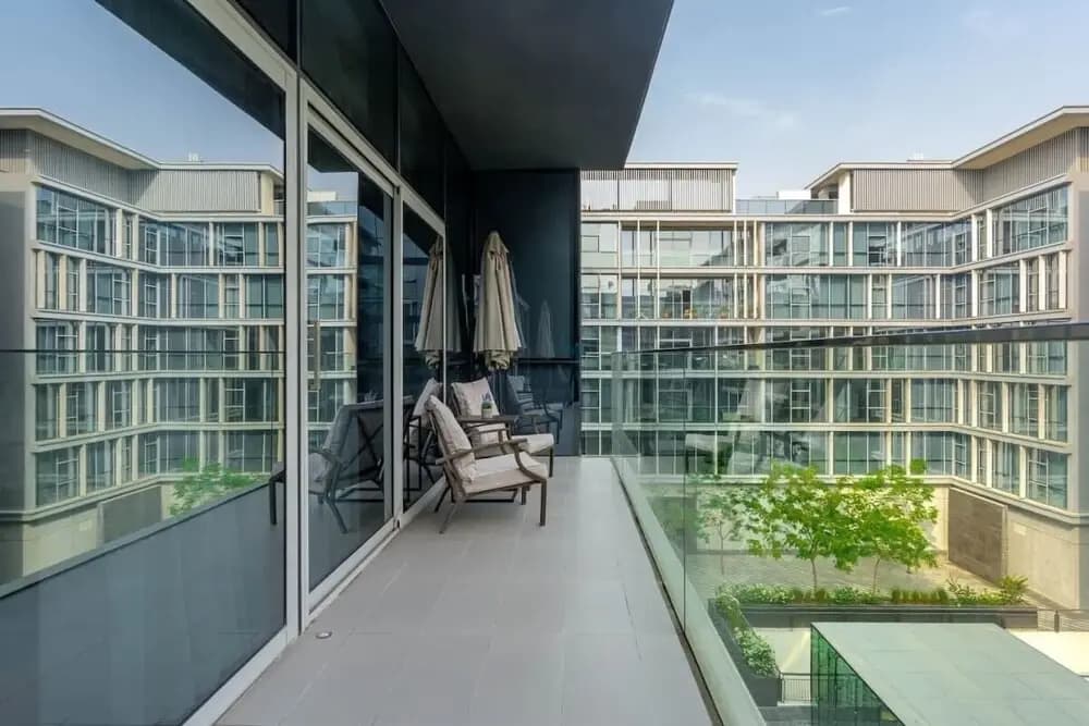 Luxurious, Vast & Airy Apartment in City Walk - photo 10