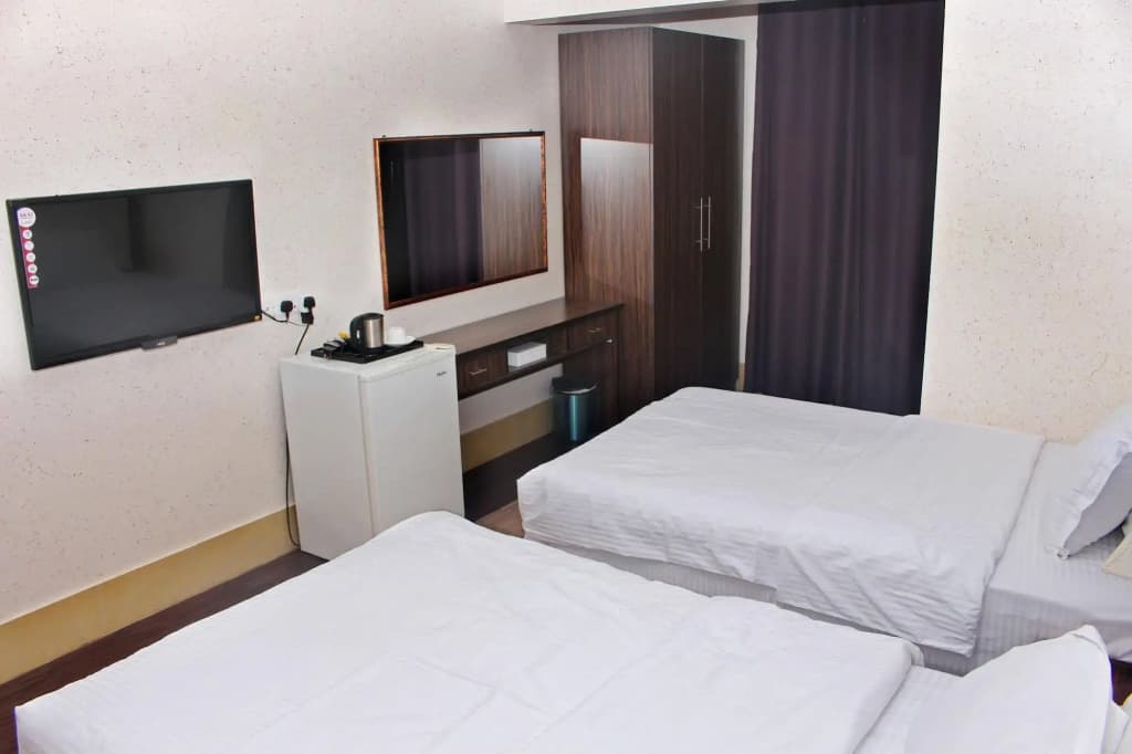 Delmon Hotel Apartments - photo 3