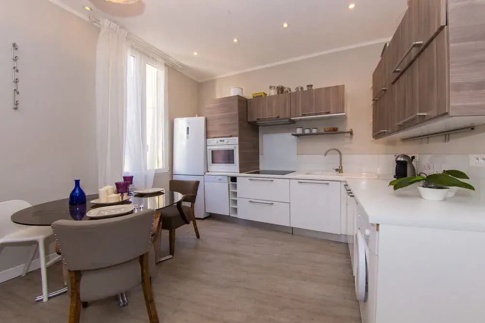 Urban chic Nice, 2 chambres et balcon - photo 3