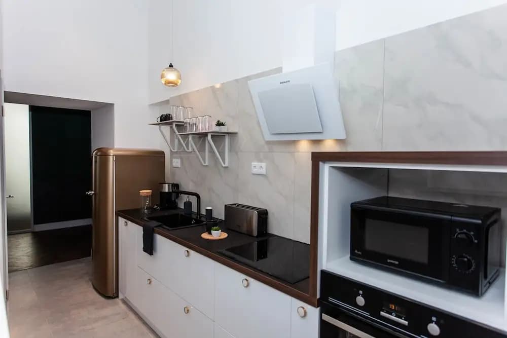 Luxury Central Apartment - photo 13