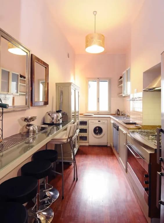 Cozy Central City Apartment - photo 20