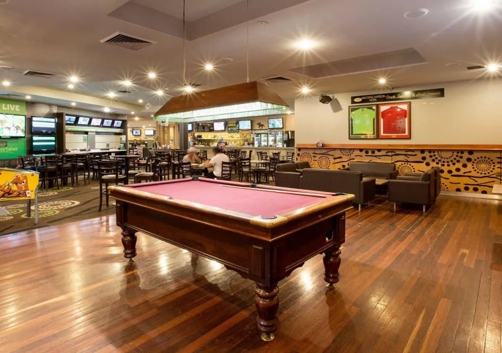 Nightcap at Waltzing Matilda Hotel - photo 17