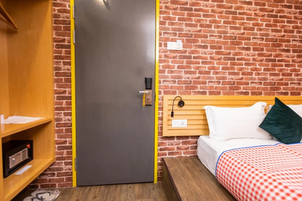 B Street Hotel - photo 3