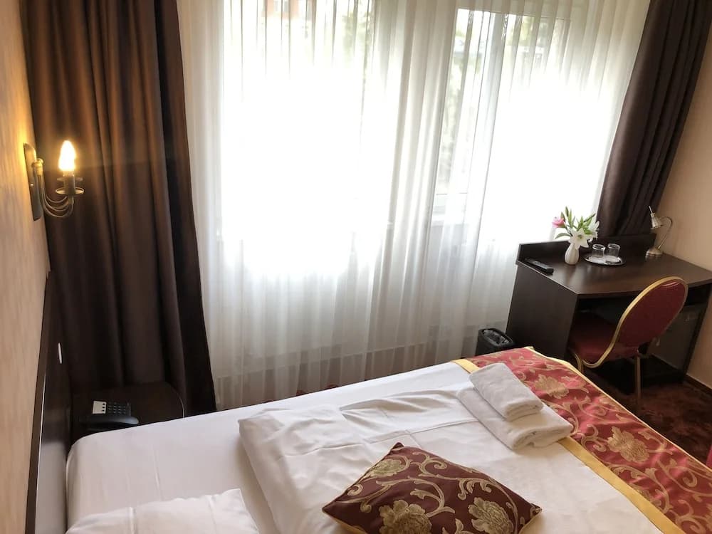 Atlas Berlin Hotel - photo 23