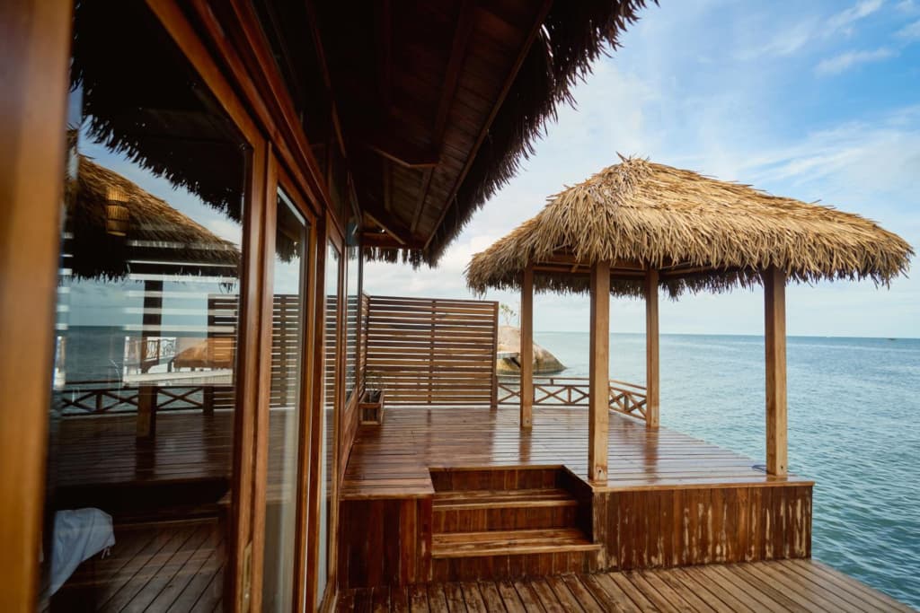 Rocks Beach Boutique Bungalows - photo 16