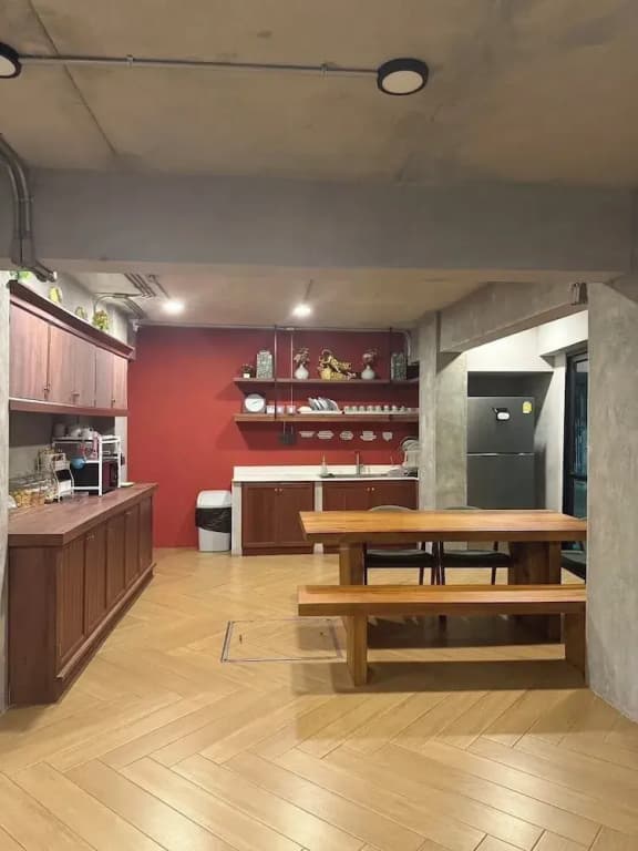 N5 Ratchawong Hostel - photo 2